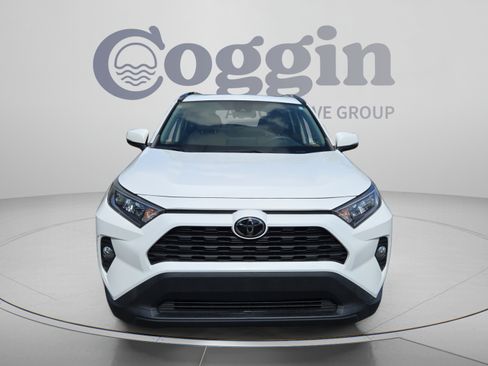 Used 2021 Toyota RAV4 XLE w/ Convenience Package FWD image 8