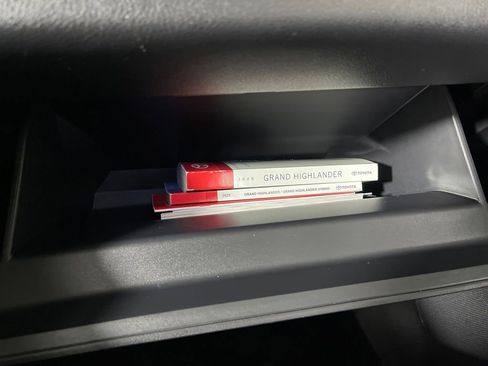 Certified 2025 Toyota Grand Highlander FWD image 25