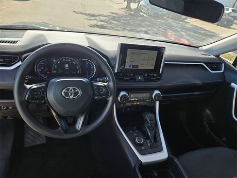 Used 2025 Toyota RAV4 XLE image 15