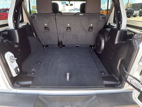 Used 2022 Jeep Wrangler Unlimited Sport AWD/4WD image 17