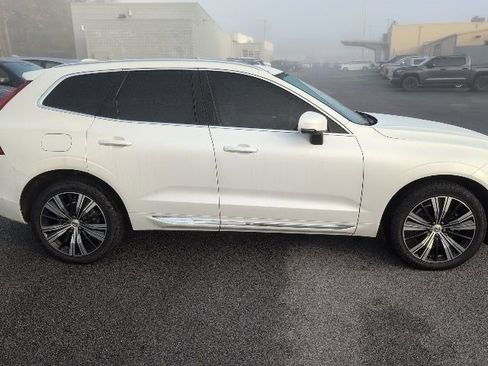 Used 2023 Volvo XC60 B5 Ultimate w/ Protection Package Premier image 5