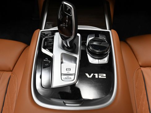 Used 2022 BMW M760i xDrive w/ Luxury Rear Seating Package image 26