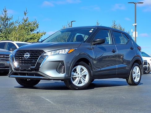 Used 2025 Nissan Kicks Play S image 1