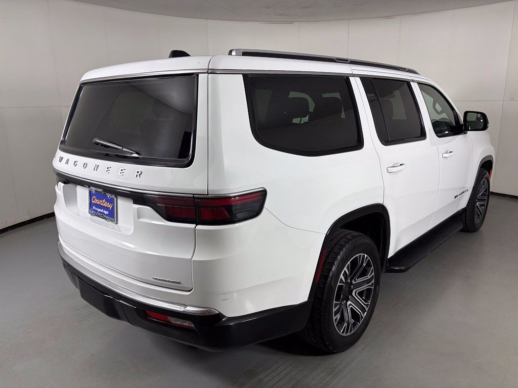 Used 2024 Jeep Wagoneer Series II w/ Flexible Seating Group RWD image 8