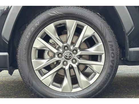 Used 2021 Toyota RAV4 Limited AWD/4WD image 26