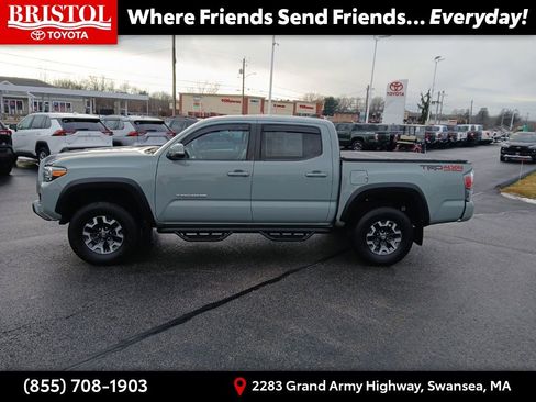 Used 2022 Toyota Tacoma TRD Off-Road image 4