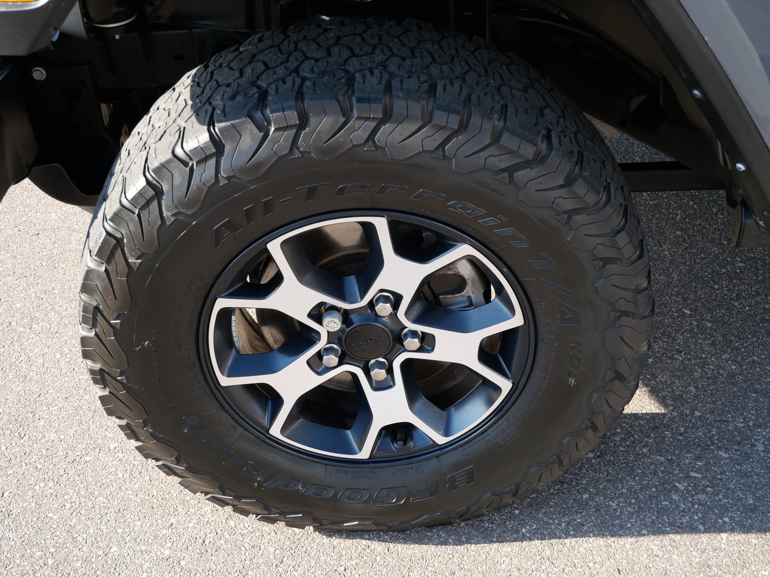Used 2022 Jeep Wrangler Unlimited Rubicon w/ LED Lighting Group AWD/4WD image 15