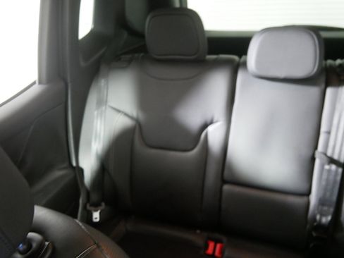 Used 2015 Jeep Renegade Limited image 12