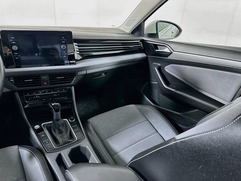 Used 2025 Volkswagen Jetta SE w/ Sunroof Package FWD image 23