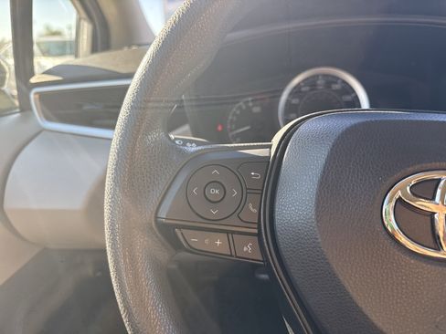 Used 2022 Toyota Corolla LE image 21