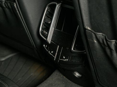 Used 2012 Porsche Cayenne image 26