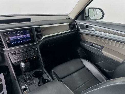 Used 2021 Volkswagen Atlas SE w/ Panoramic Sunroof Package FWD image 24