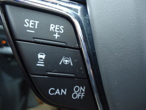 Used 2023 Lincoln Nautilus Reserve w/ Equipment Group 202A image 21