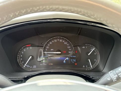 Used 2018 Cadillac XT5 Luxury w/ Driver Awareness Package image 10