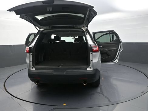 Used 2020 Chevrolet Traverse LS AWD/4WD image 34