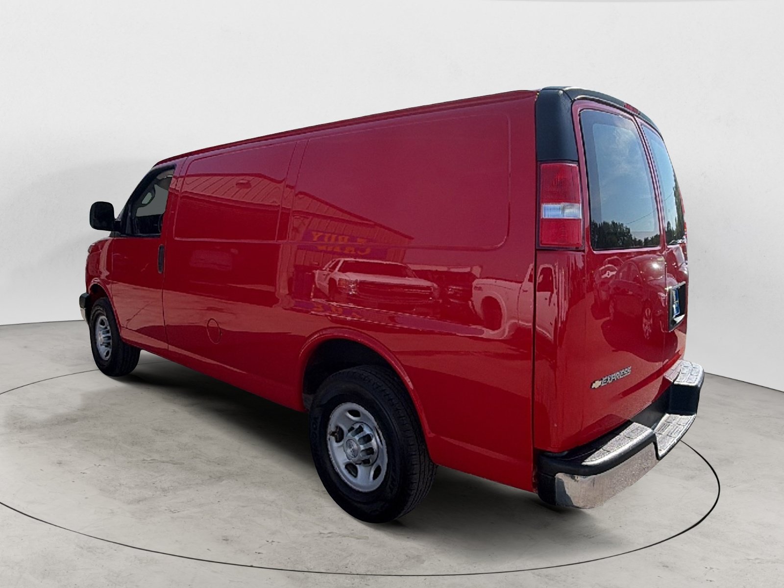 Used 2020 Chevrolet Express 3500 w/ Driver Convenience Package RWD image 4