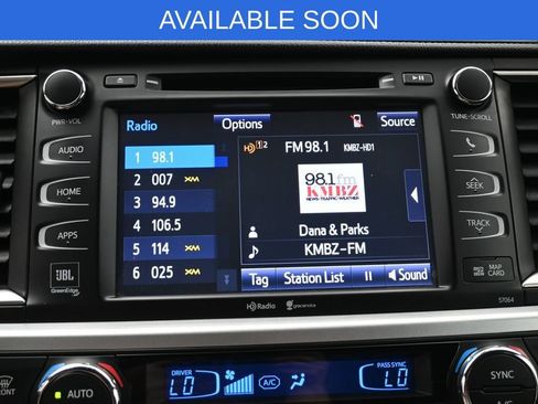 Used 2015 Toyota Highlander Limited w/ Driver Technology Package AWD/4WD image 21