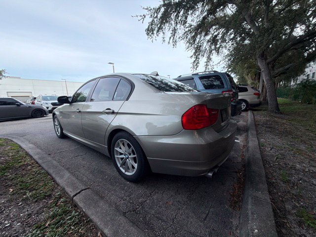Used 2010 BMW 328i Sedan RWD image 2