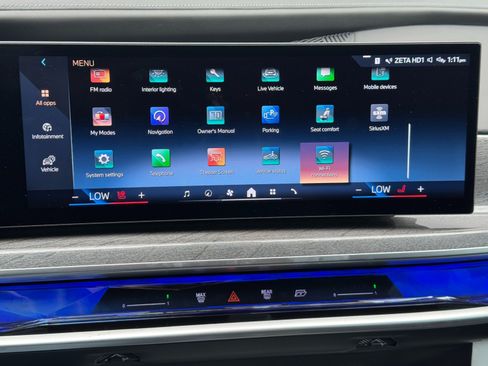 Used 2023 BMW i7 xDrive60 AWD/4WD image 31