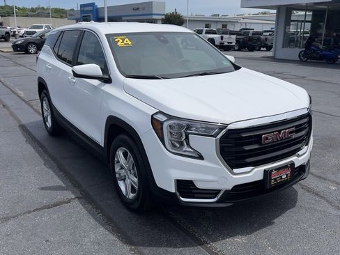 Used 2024 GMC Terrain SLE image 1
