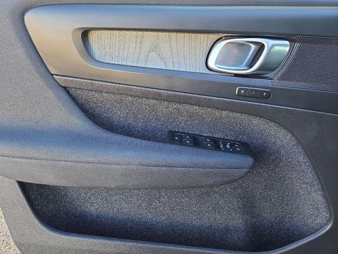 Certified 2023 Volvo XC40 B5 Plus w/ Protection Package Premier image 22