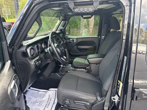 Used 2021 Jeep Gladiator Willys image 15
