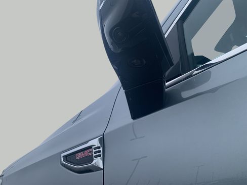 Used 2025 GMC Yukon XL Denali image 29