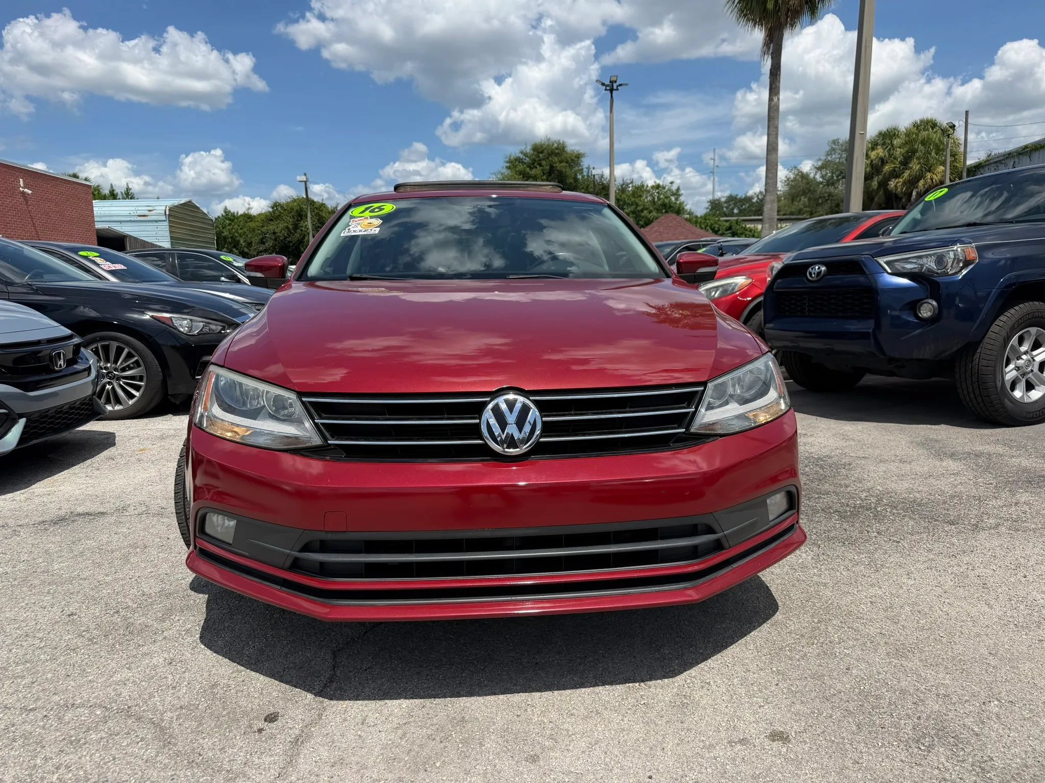 Used 2016 Volkswagen Jetta SEL FWD image 2