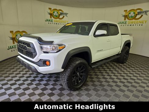 Used 2023 Toyota Tacoma TRD Off-Road AWD/4WD image 3