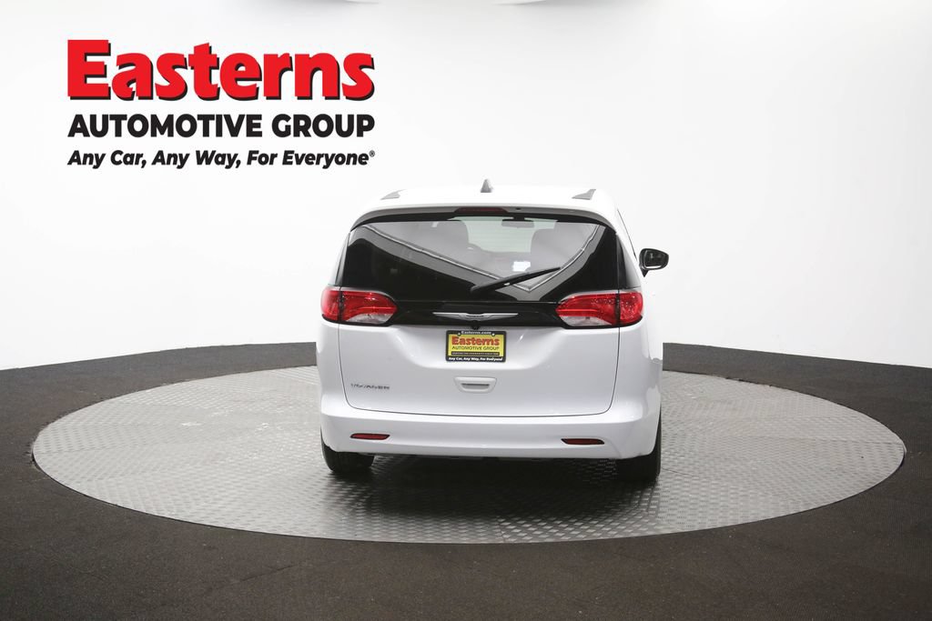 Used 2022 Chrysler Voyager LX FWD image 38