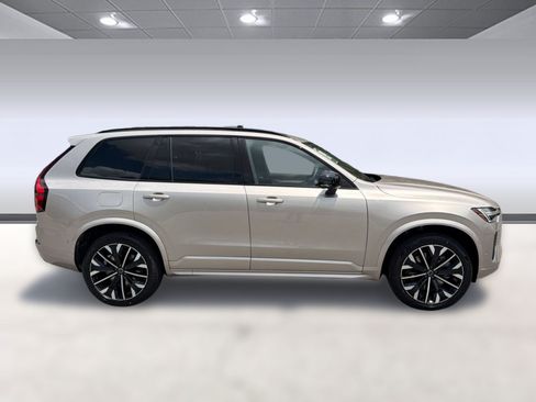 New 2026 Volvo XC90 T8 Ultra w/ Protection Package AWD/4WD image 8