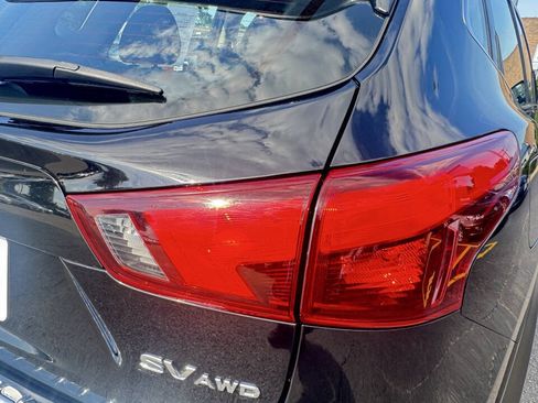Used 2017 Nissan Rogue Sport SV AWD/4WD image 28