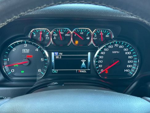 Used 2017 GMC Yukon SLT w/ Premium Edition image 27