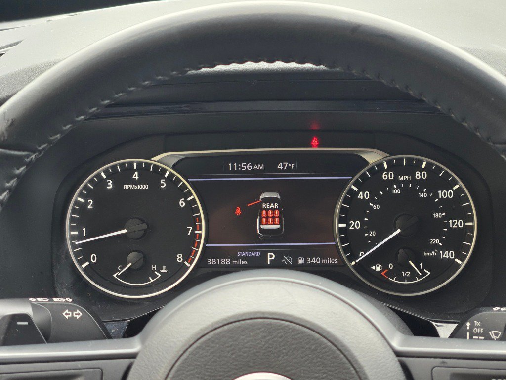 Used 2025 Nissan Pathfinder SV FWD image 33