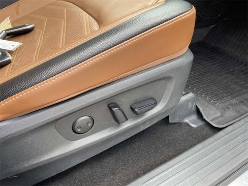 Used 2024 Nissan Pathfinder Platinum w/ Cargo Package image 21