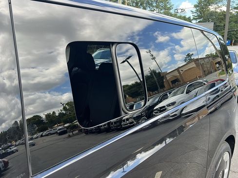 Used 2025 Volkswagen ID. Buzz Pro S image 18