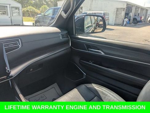 Used 2024 Jeep Wagoneer Series II w/ Flexible Seating Group RWD image 14