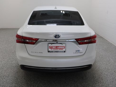 Used 2018 Toyota Avalon Limited FWD image 8