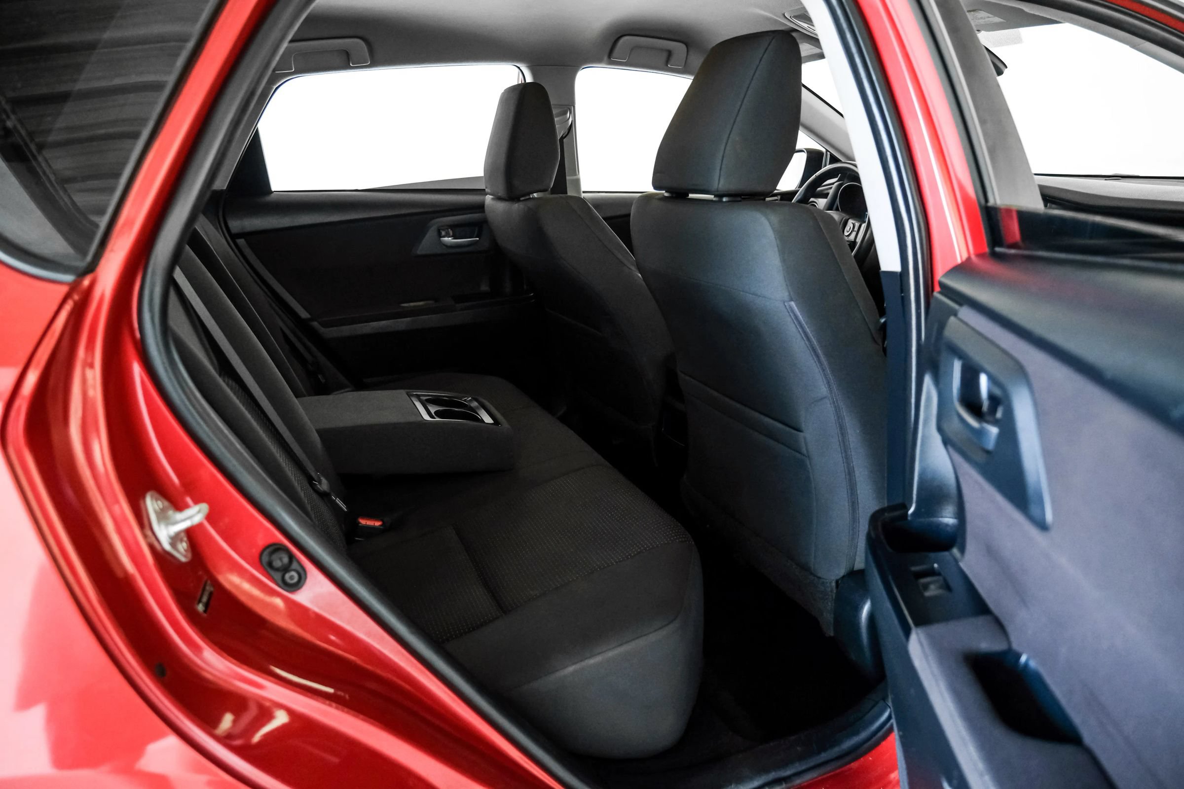 Used 2018 Toyota Corolla iM FWD image 31