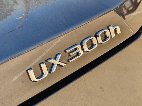 New 2026 Lexus UX 300h FWD image 7