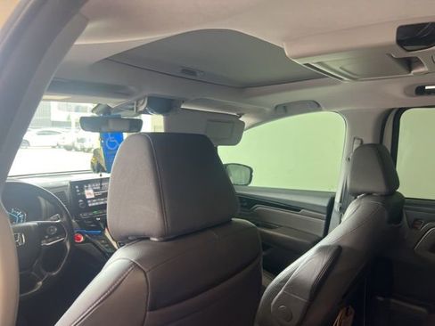 Used 2018 Honda Odyssey Elite image 11