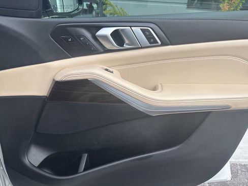 Used 2020 BMW X5 sDrive40i w/ Luxury Seating Package image 31