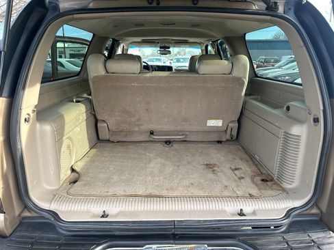 Used 2004 Chevrolet Suburban LT w/ Preferred Equipment Group image 16