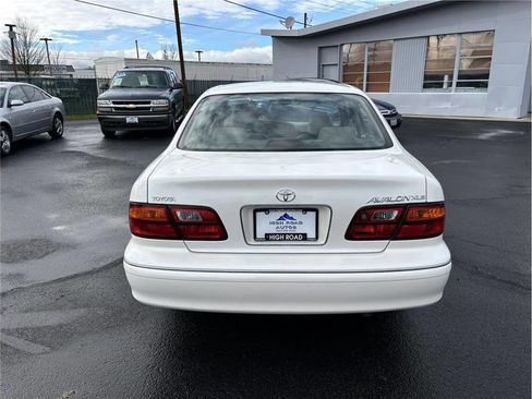 Used 1999 Toyota Avalon XLS image 4