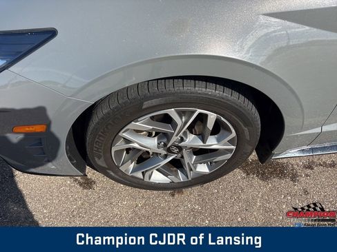 Used 2022 Hyundai Sonata SEL image 2