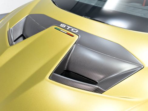 Used 2023 Lamborghini Huracan STO RWD image 48