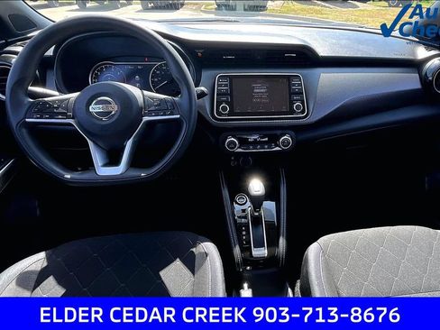 Used 2018 Nissan Kicks SV FWD image 16