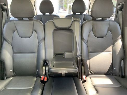Used 2022 Volvo XC90 T6 Momentum w/ Advanced Package AWD/4WD image 32