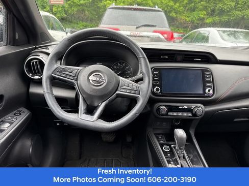 Used 2023 Nissan Kicks SR FWD image 12
