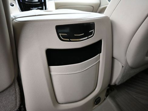 Used 2020 Cadillac Escalade Luxury AWD/4WD image 28